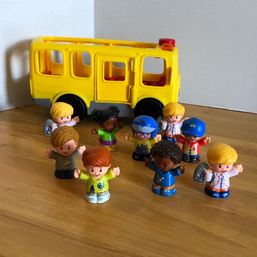 Little People School Bus & 9 People Talks Sings Lights Up